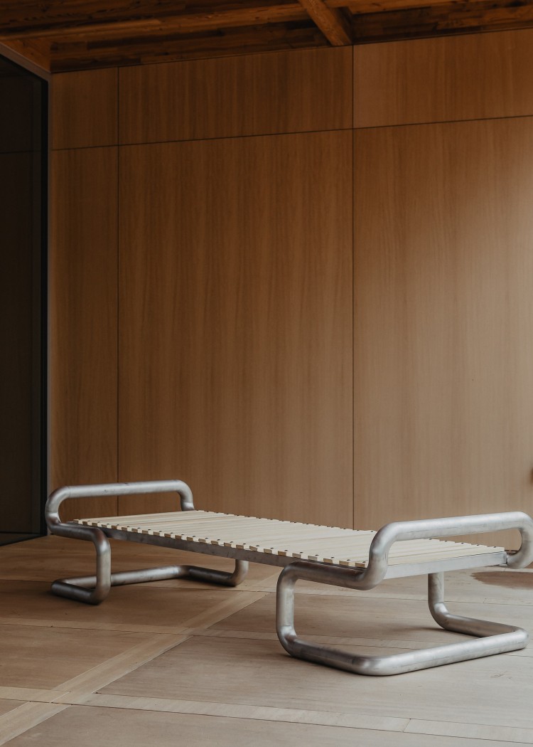 Aluminium bench Aluminium bench