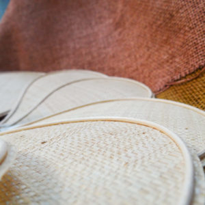 suspension pale raphia